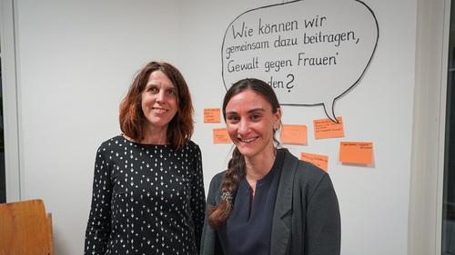 Monika Chromy und Belinda Zúñiga Picado von der Suchtfachstelle der Caritas informierten zum Thema „Sucht und Gewalt“. 
