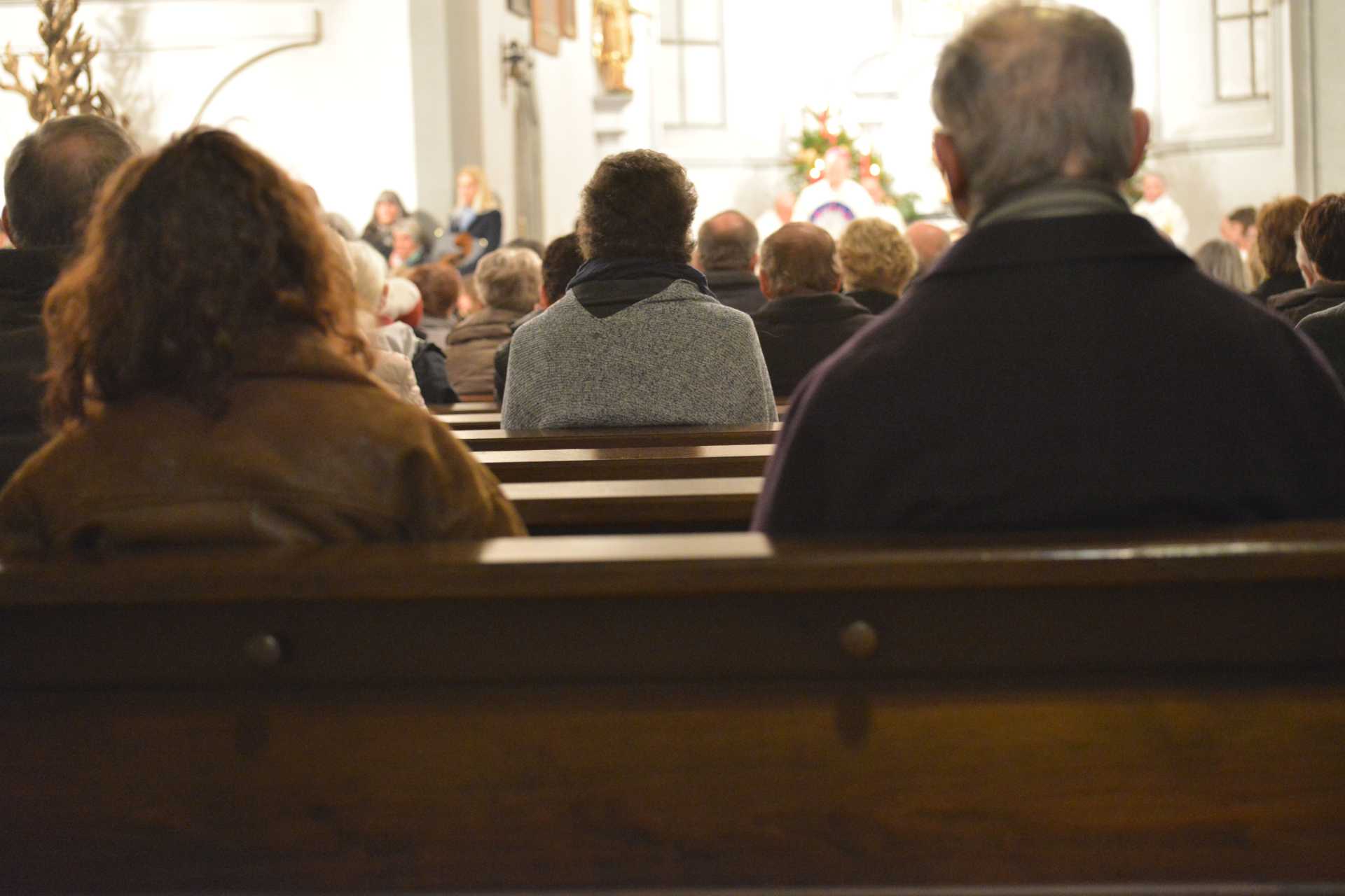 Eröffnung der Hl Pforte in der Basilika Rankweil und Segnung der neuen Truhenorgel durch Bischof Benno Elbs. Chor: Basilikachor (Michael Fliri) Solisten: Anita Flurina-Str?hle, Veronika D?nser, Walter Ess, Johannes SchmidPriester: Bischof Benno E