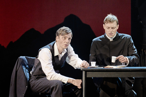 „Carl Lampert - Das erste Gebet“Vorarlberger Landestheater©anja koehler | anjakoehler.deUrheberrechtlich Geschütztes Bildmaterial. Veröffentlichung zur Presseberichterstattung über Vorarlberger Landestheater honorarfrei gestattet. Keine unerlaubt