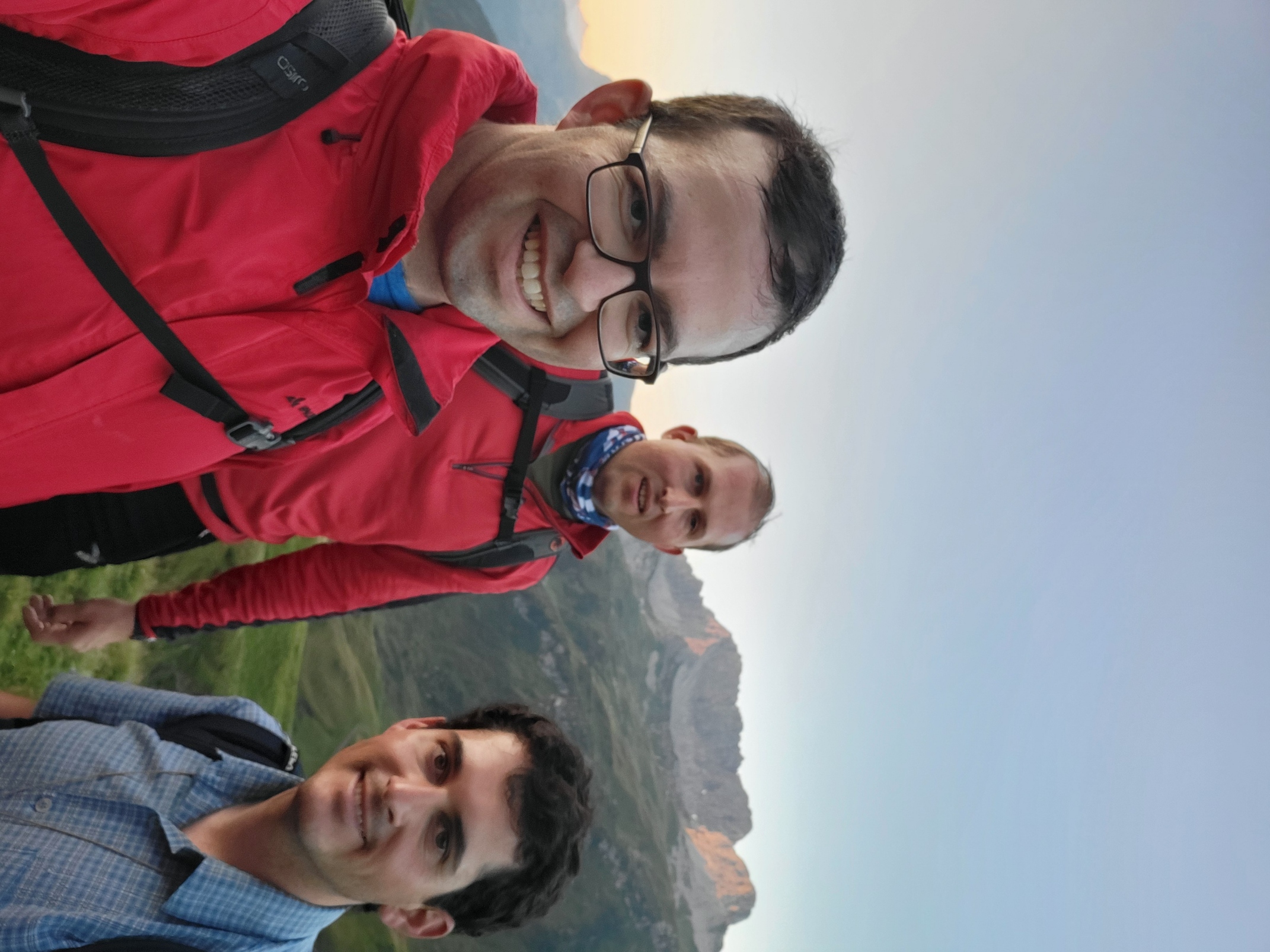 Das Bergpfarrer-Team bestehend aus Peter Rinderer, Anselm Becker und Gabriel Steiner (v.l.n.r.) / Bergpfarrer Das Bergpfarrer-Team bestehend aus Peter Rinderer, Anselm Becker und Gabriel Steiner (v.l.n.r.)