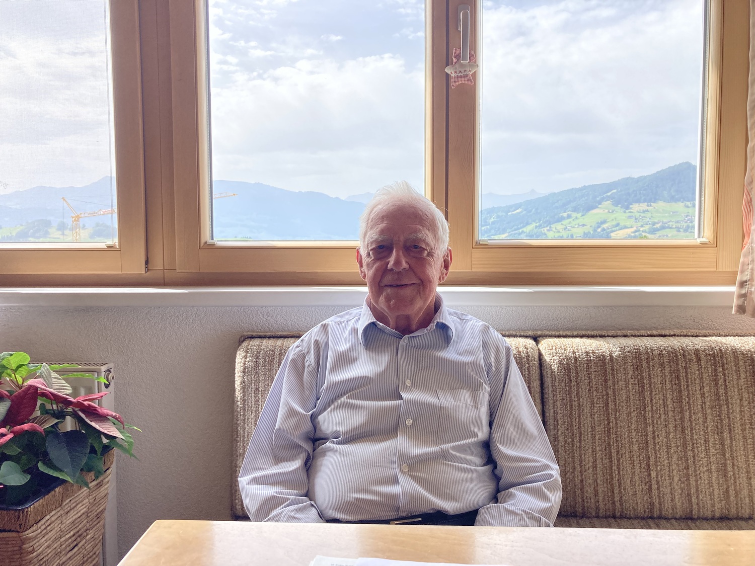 Der lebenslang engagierte Pfarrer Eugen Giselbrecht ist am 3. Adventsonntag verstorben.