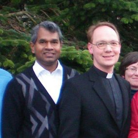 Pfarrer Varghese Thaniyath und Pfarrer Thomas Heilbrun